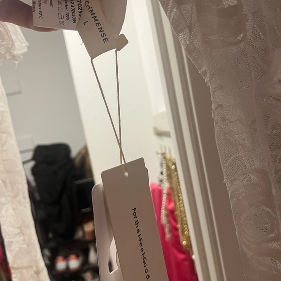 Commense Lace Mock Neck Crop Top - Picture 6 of 6